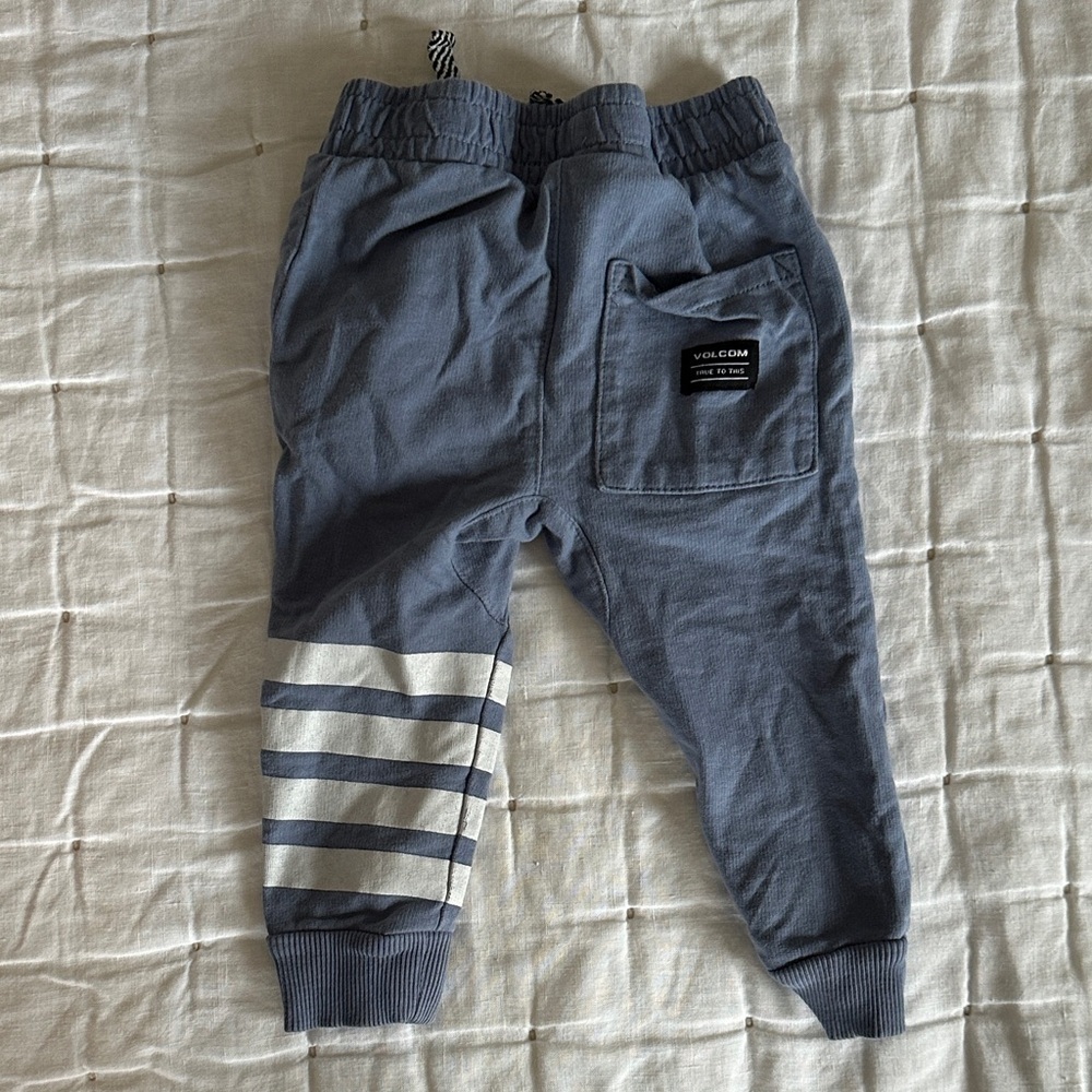 8 piece kids assorted tops and pants (050) - Picture 6 of 16